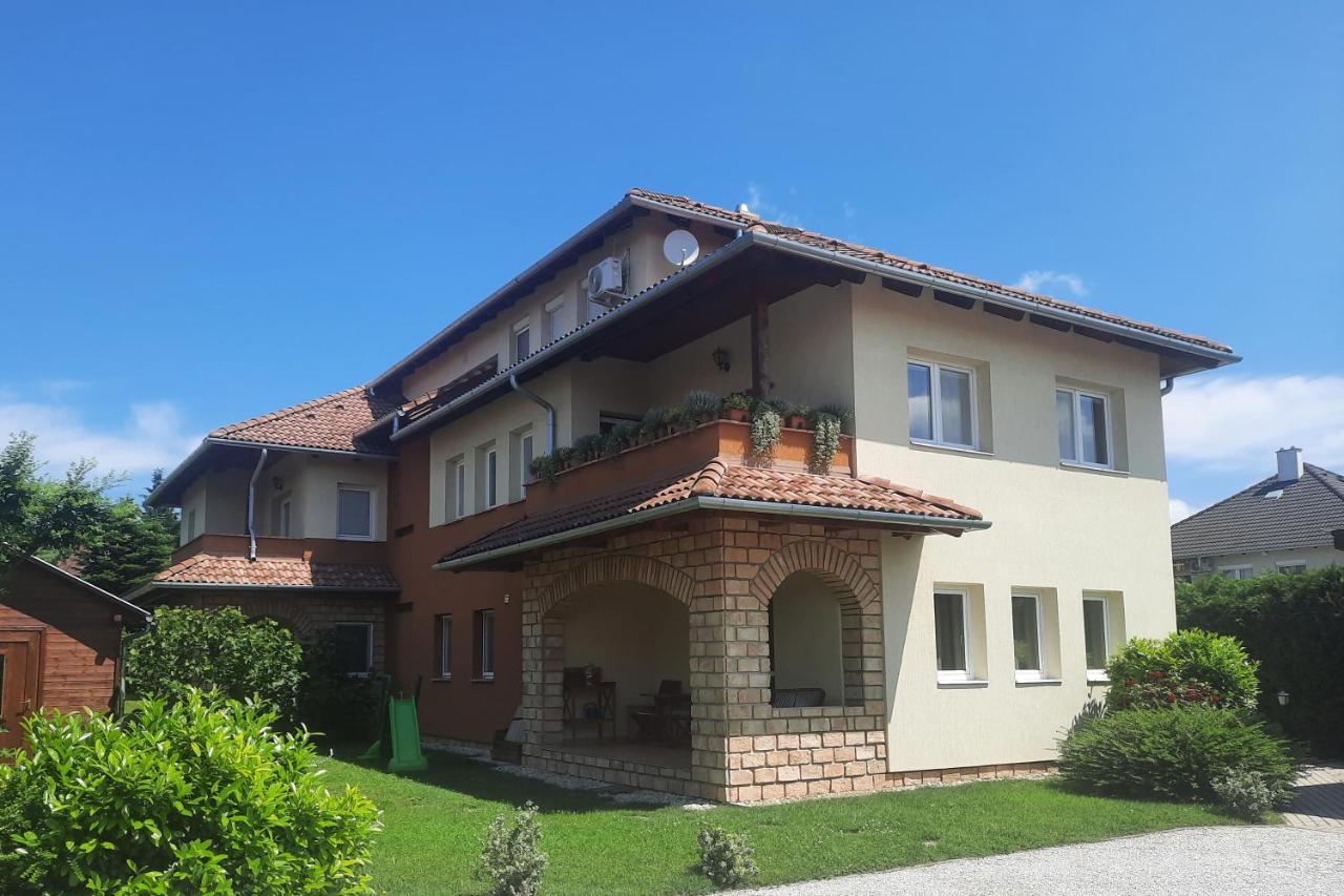 Mediterrania Apartment Кестели Екстериор снимка