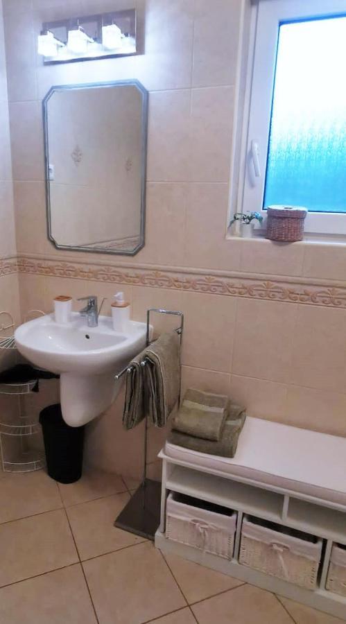 Mediterrania Apartment Кестели Екстериор снимка