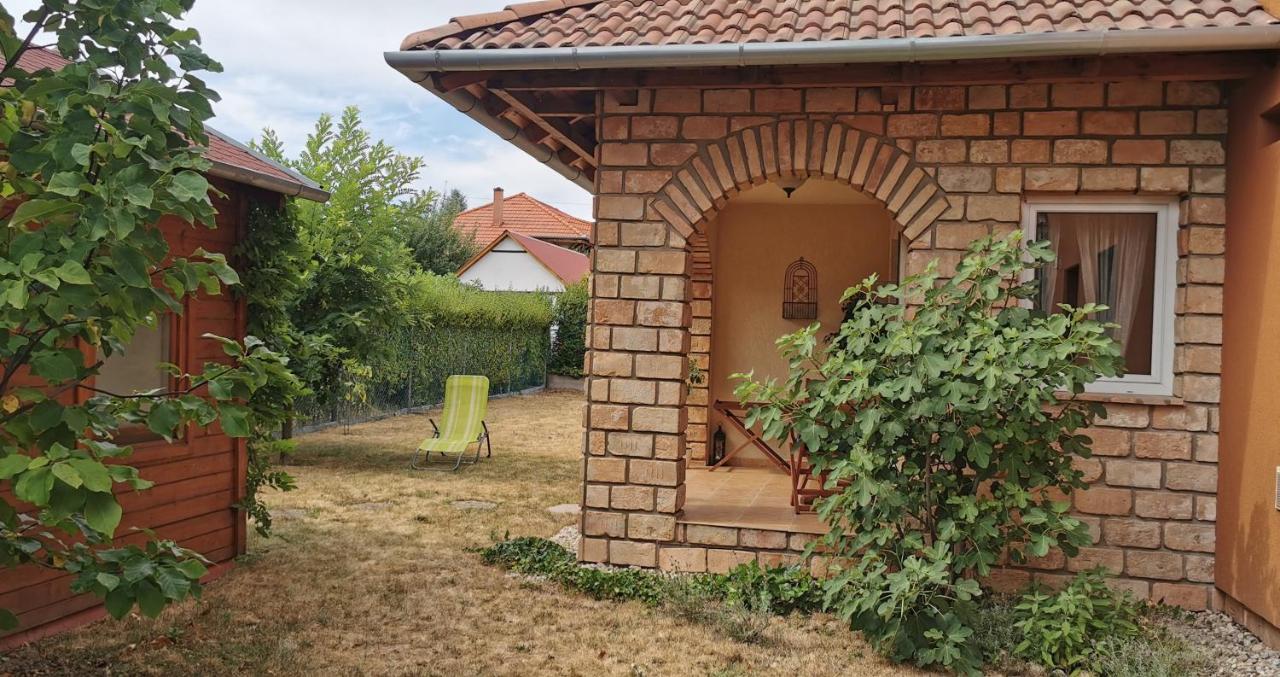 Mediterrania Apartment Кестели Екстериор снимка