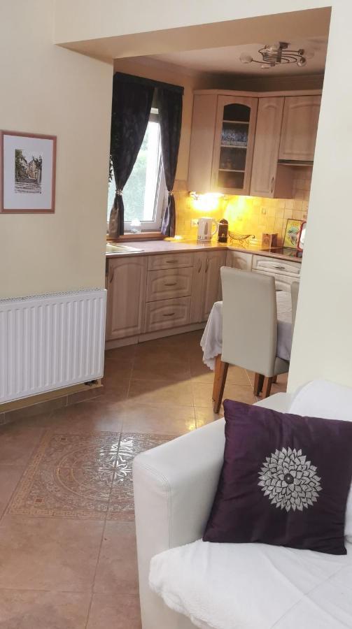 Mediterrania Apartment Кестели Екстериор снимка